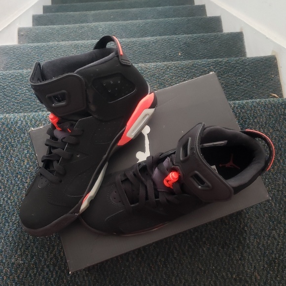 Infared Retro 6s Size 7y - Picture 4 of 5